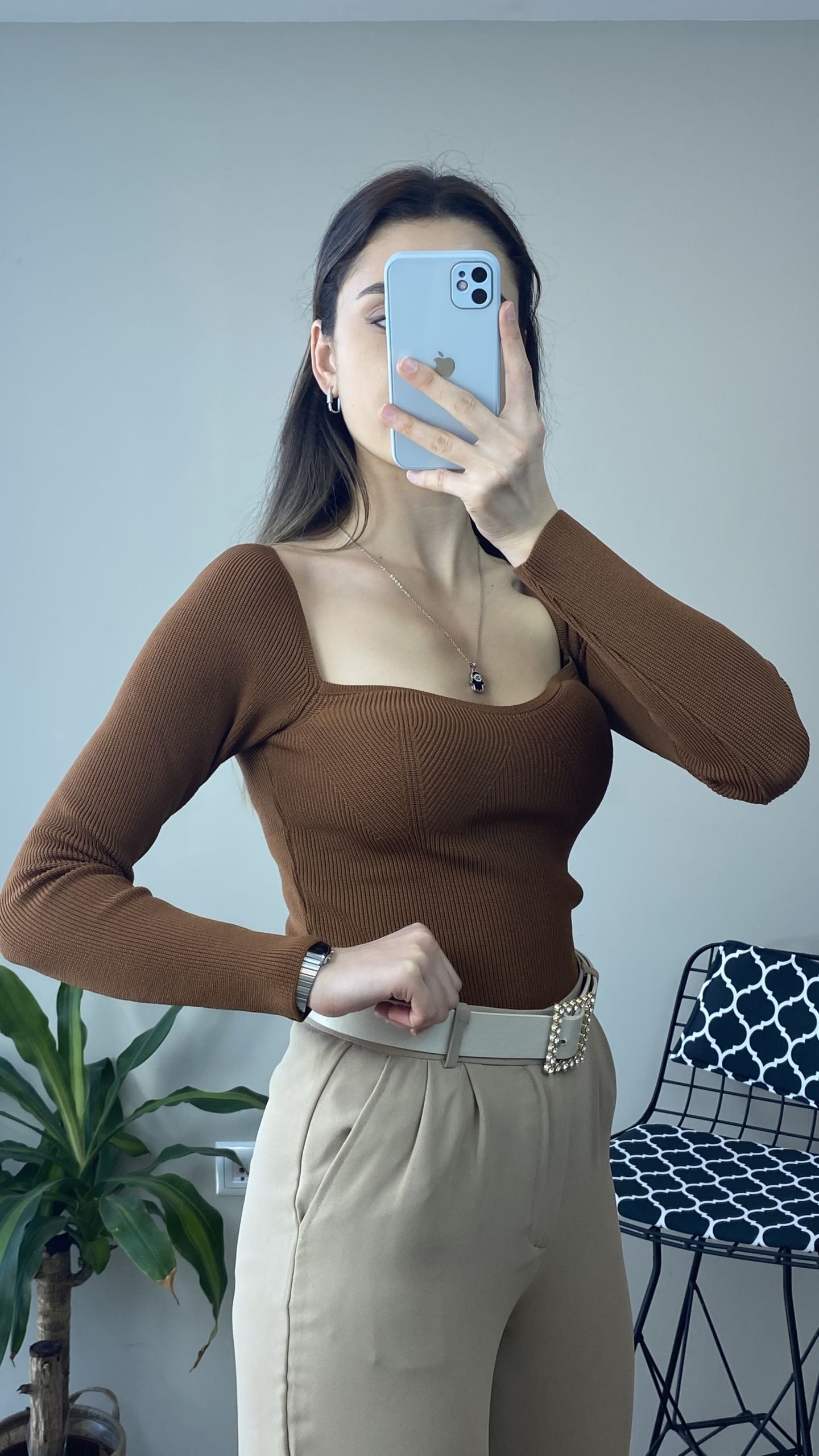 Kahve Kalp Yaka Triko