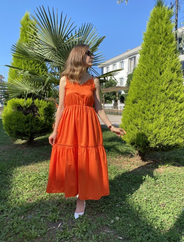 Turuncu Göğsü Fistolu Elbise