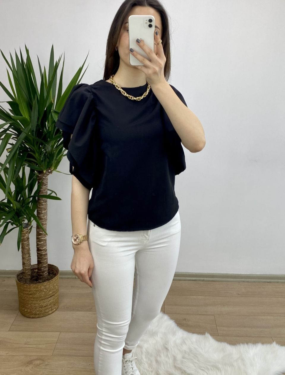Siyah Kolları Volanlı Poplin Bluz