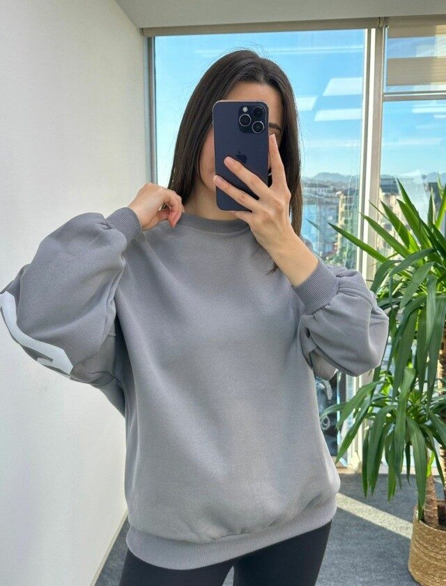 Gri Arkası Baskılı Sweat