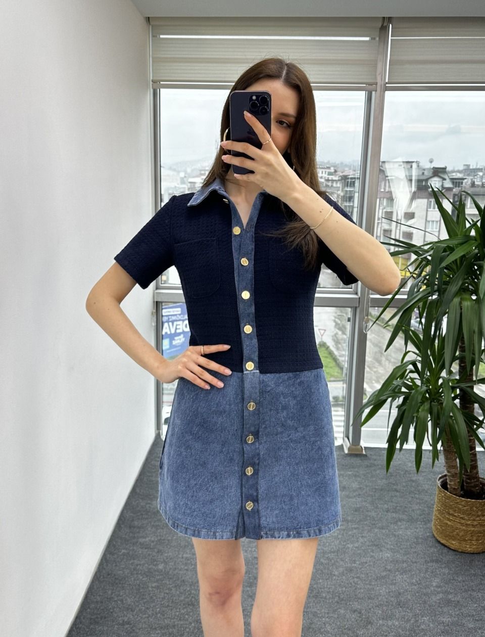 Tüvit Kumaş Detaylı Denim Elbise - Görsel 2