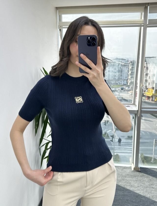 Lacivert Marka Model Broşlu Triko